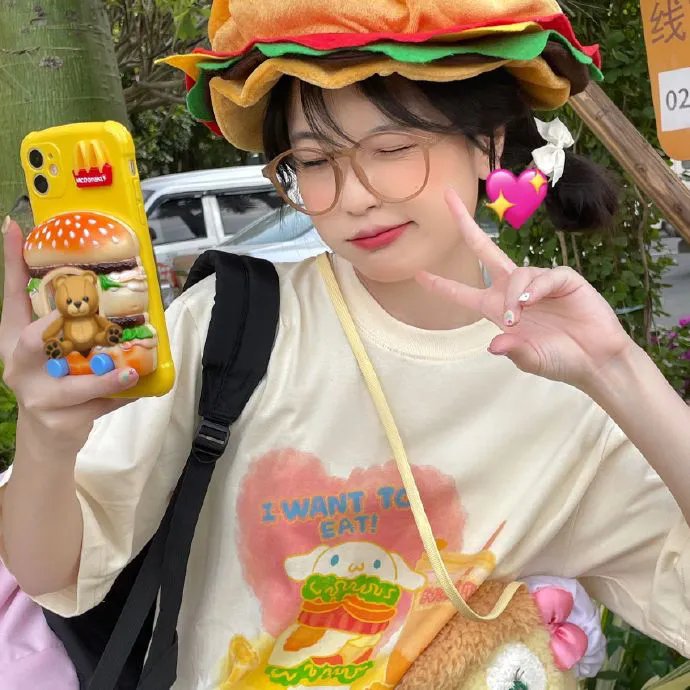公寓里的两个女人